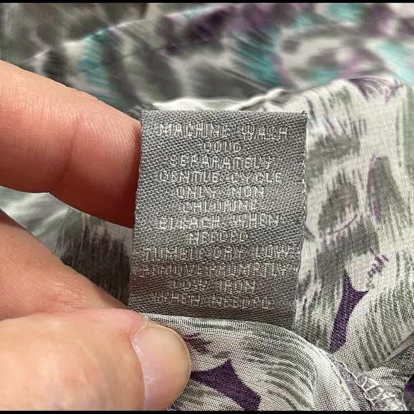 Charlotte Russe SeeThru Tank Top
Sz Small 4 - 6 - Picture 6 of 7